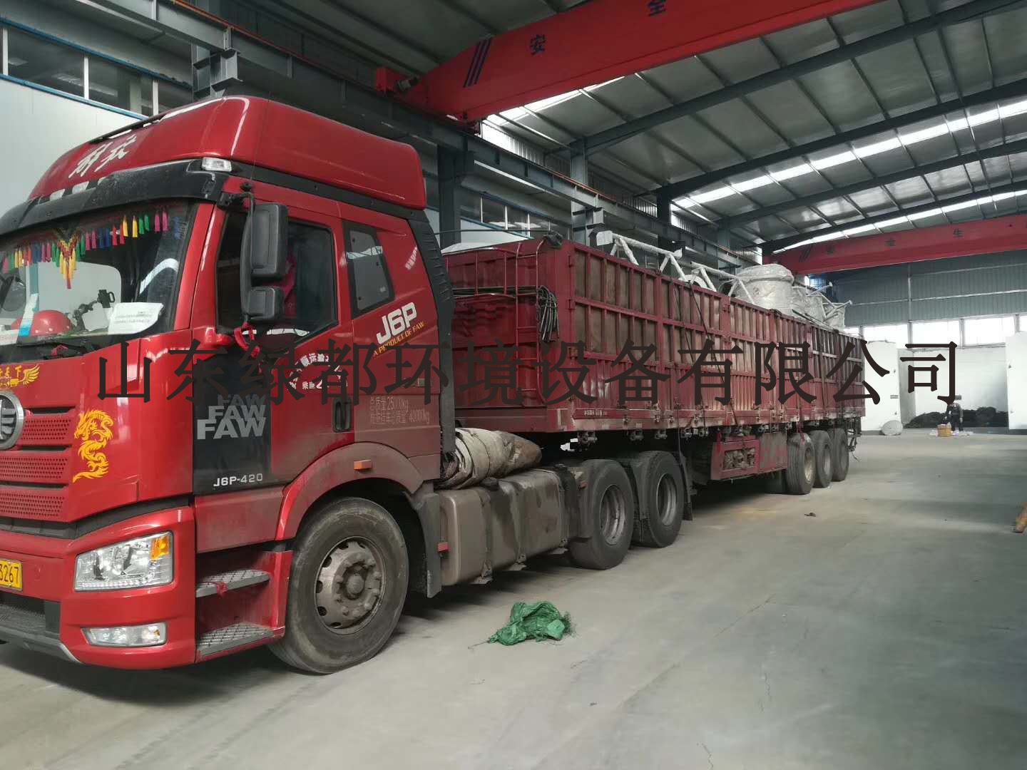 非洲定制的三臺多功能垃圾焚燒爐發(fā)往上海港